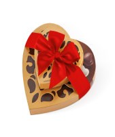 Birthday gifts basket for some special person: Unique birthday gifts basket on 1800gifts