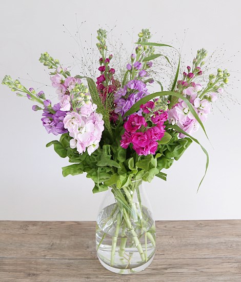 The Perfect Flower Delivery To UK.: Flowers With Congratulations Balloon